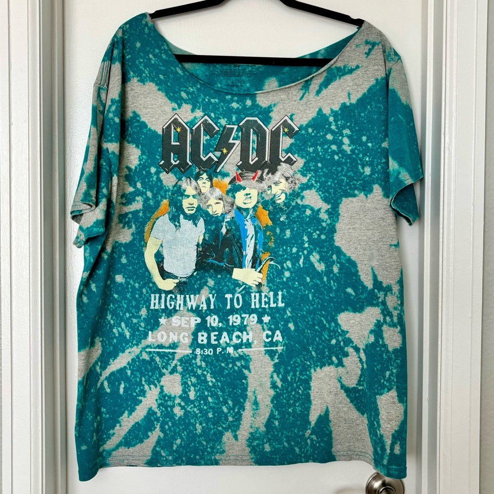 AC/DC • Vintage Teal Tie-Dye ‘Highway to Hell’ Tour Merch Graphic Tee - Size XL - Picture 9 of 9